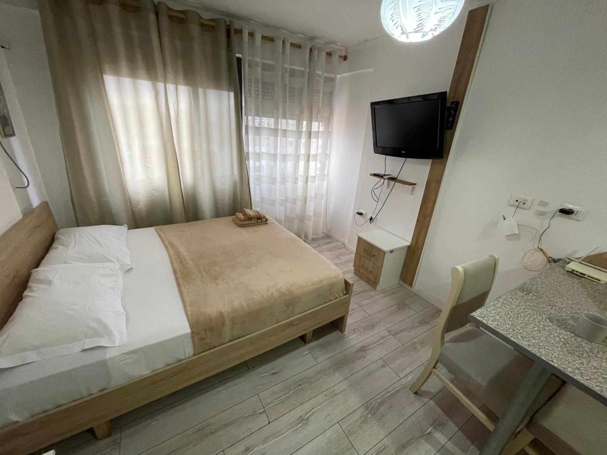 Downtown Modern Studio Apartment Tirana Exterior foto